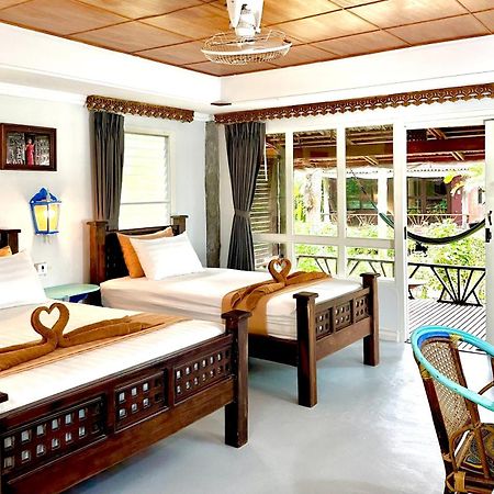 Bamboo Bungalows Koh Phayam Extérieur photo