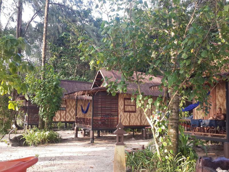 Bamboo Bungalows Koh Phayam Extérieur photo